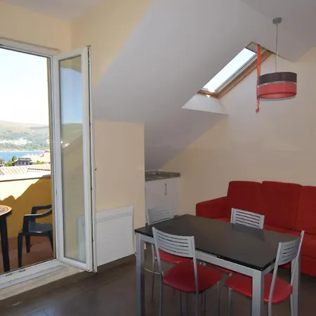 Apartamento En La Playa De Quenxe Corcubión